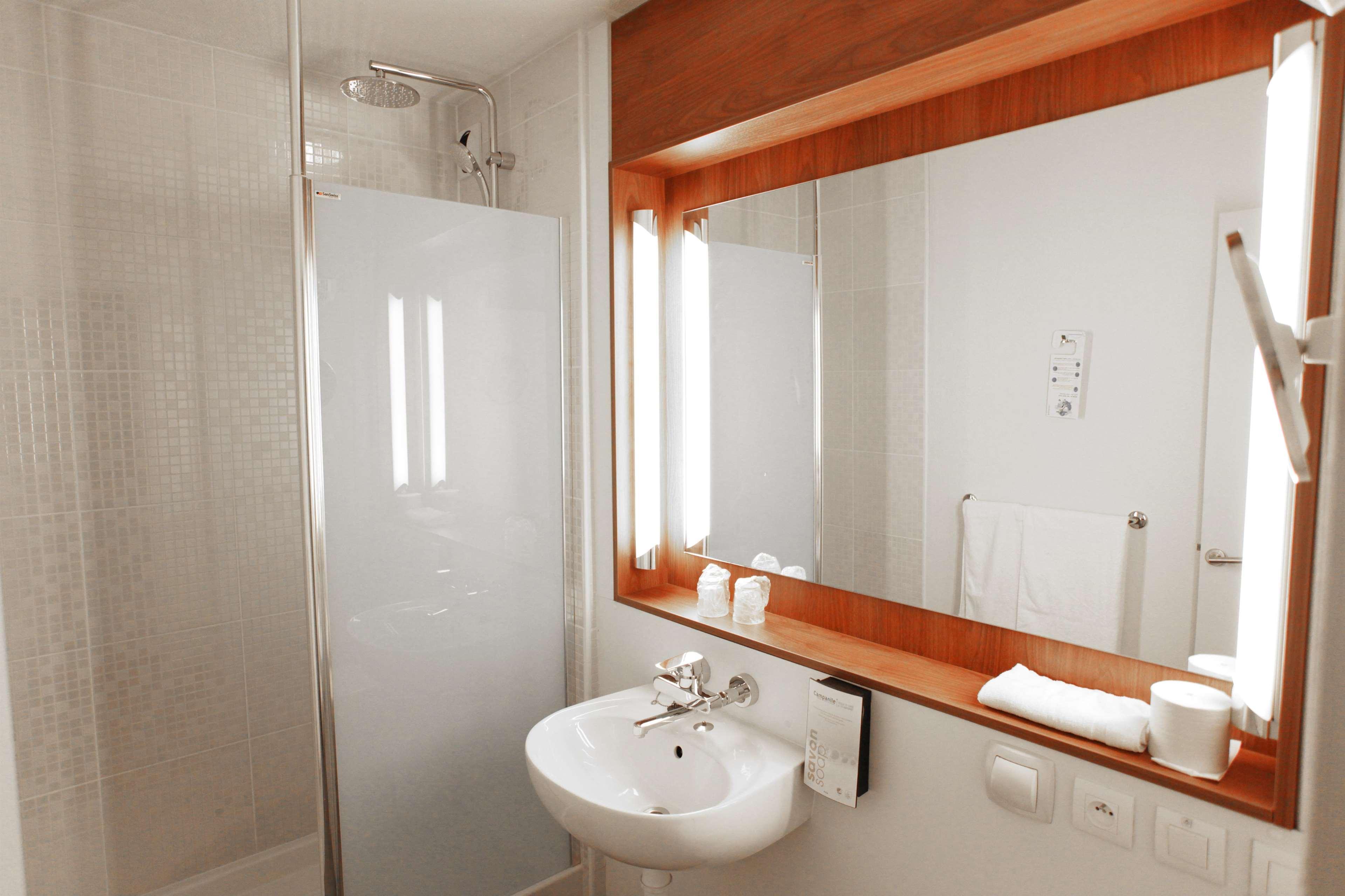 Campanile Bourges Nord - Saint-Doulchard Hotell Eksteriør bilde