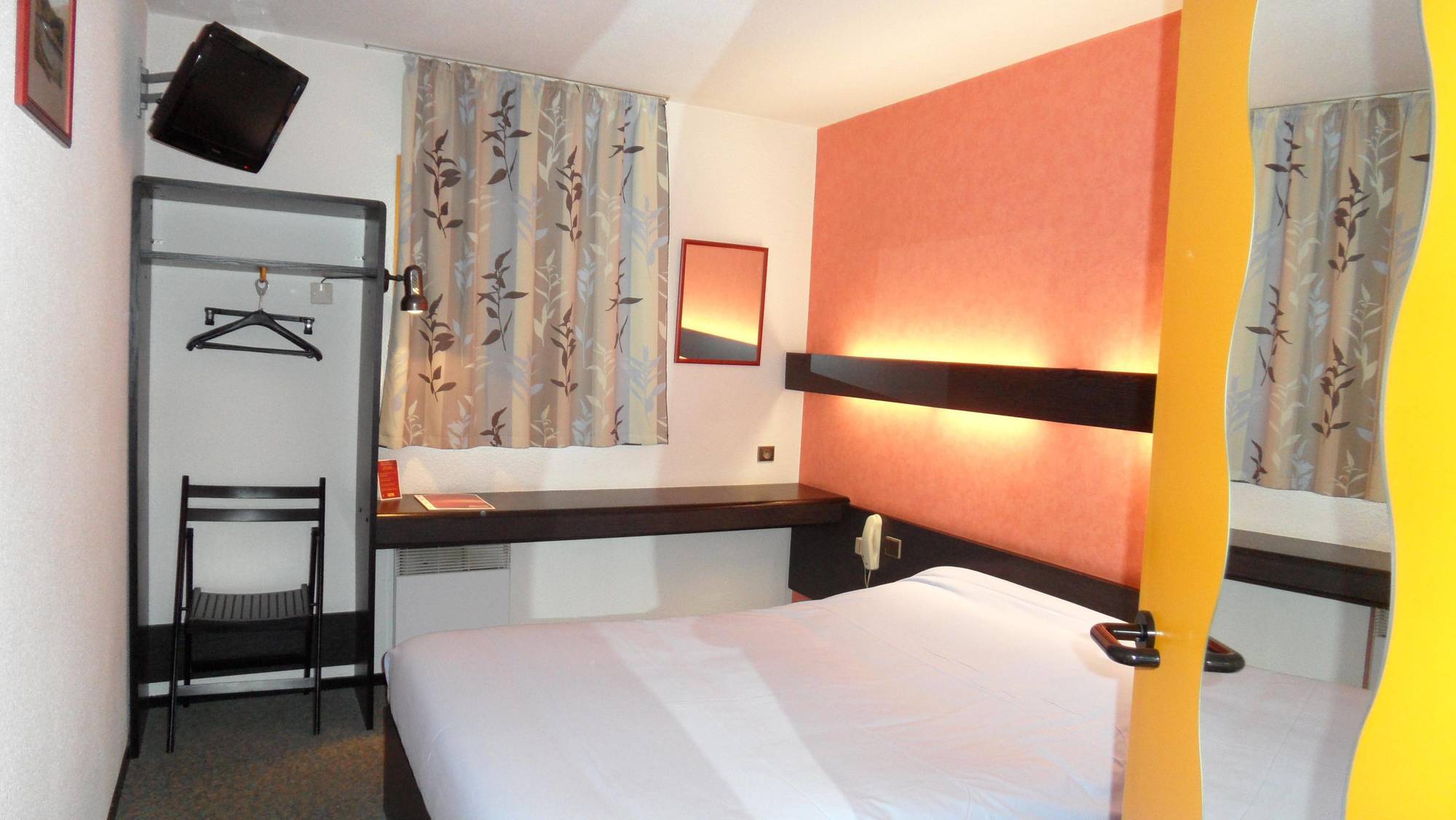 Campanile Bourges Nord - Saint-Doulchard Hotell Eksteriør bilde